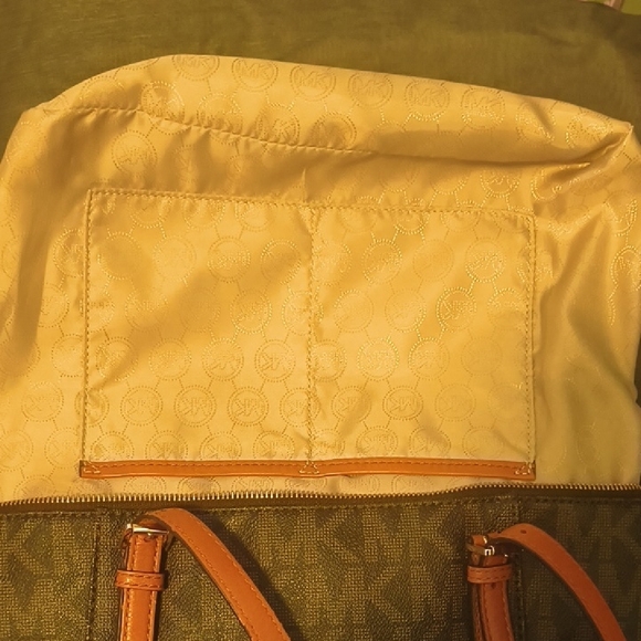 EUC Michael Kors Signature Brown and Tan Shoulder Bag - Picture 9 of 14